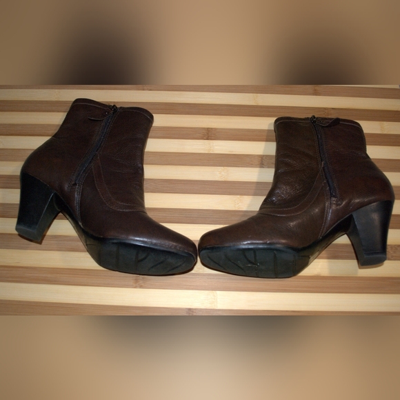Clarks Shoes - Clarks Bendables Brown Leather Zip Up Block Heel Ankle Boots Shoes Women's 7 M